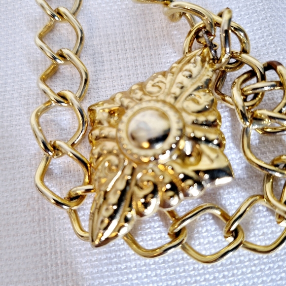 Vtg. Gold finish charm chain belt. - Picture 2 of 7